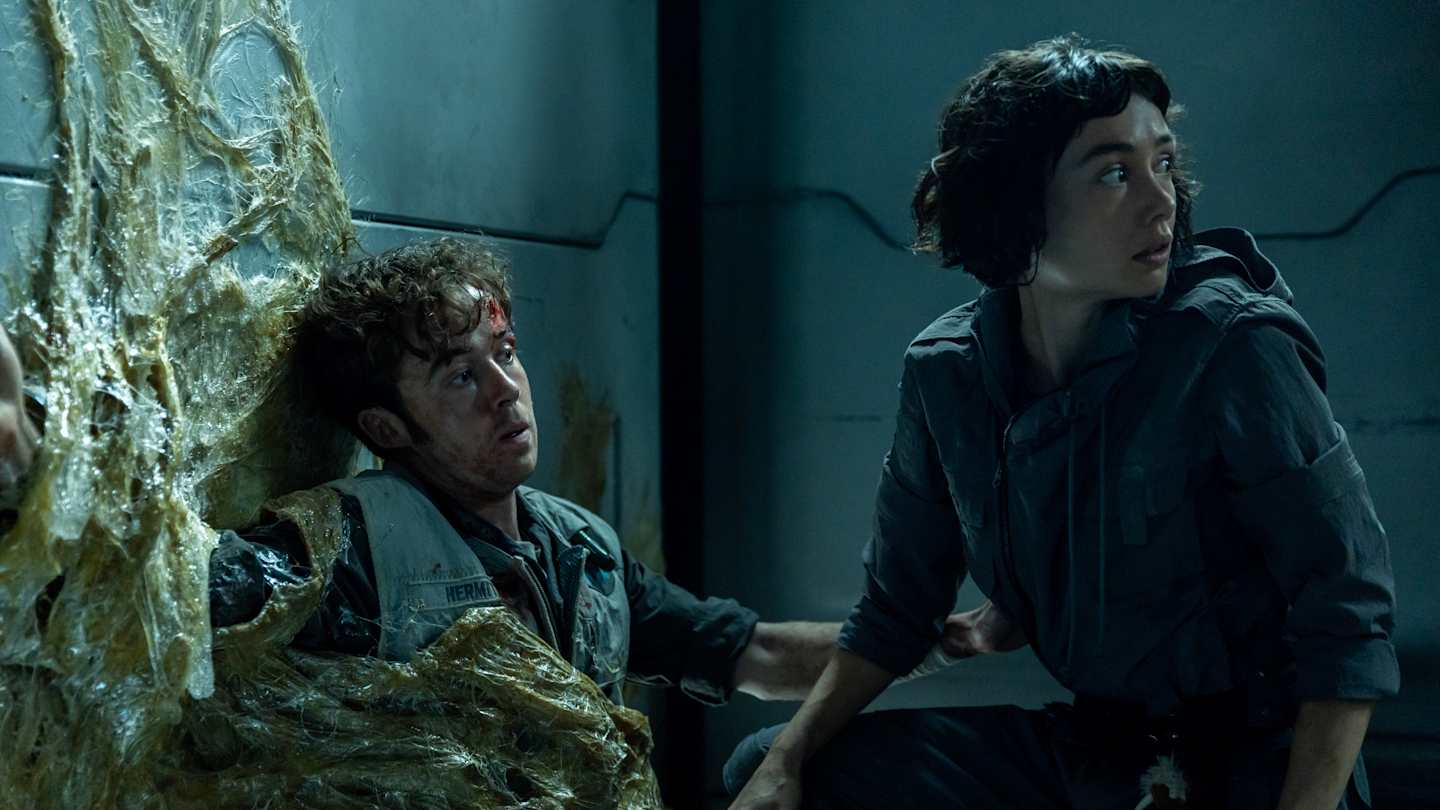 Alex Lawther as Hermit, Sydney Chandler as Wendy in Alien: Earth.