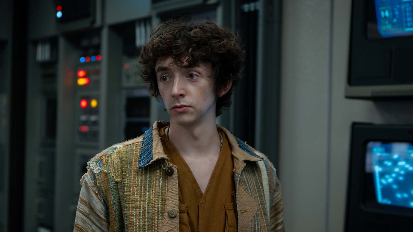 Samuel Blenkin as Boy Kavalier in Alien: Earth