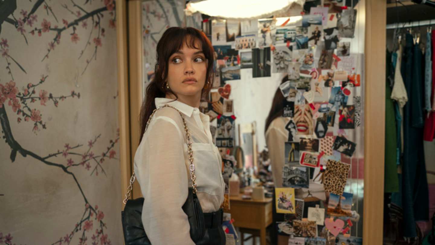 Olivia Cooke as Cherry in The Girlfriend