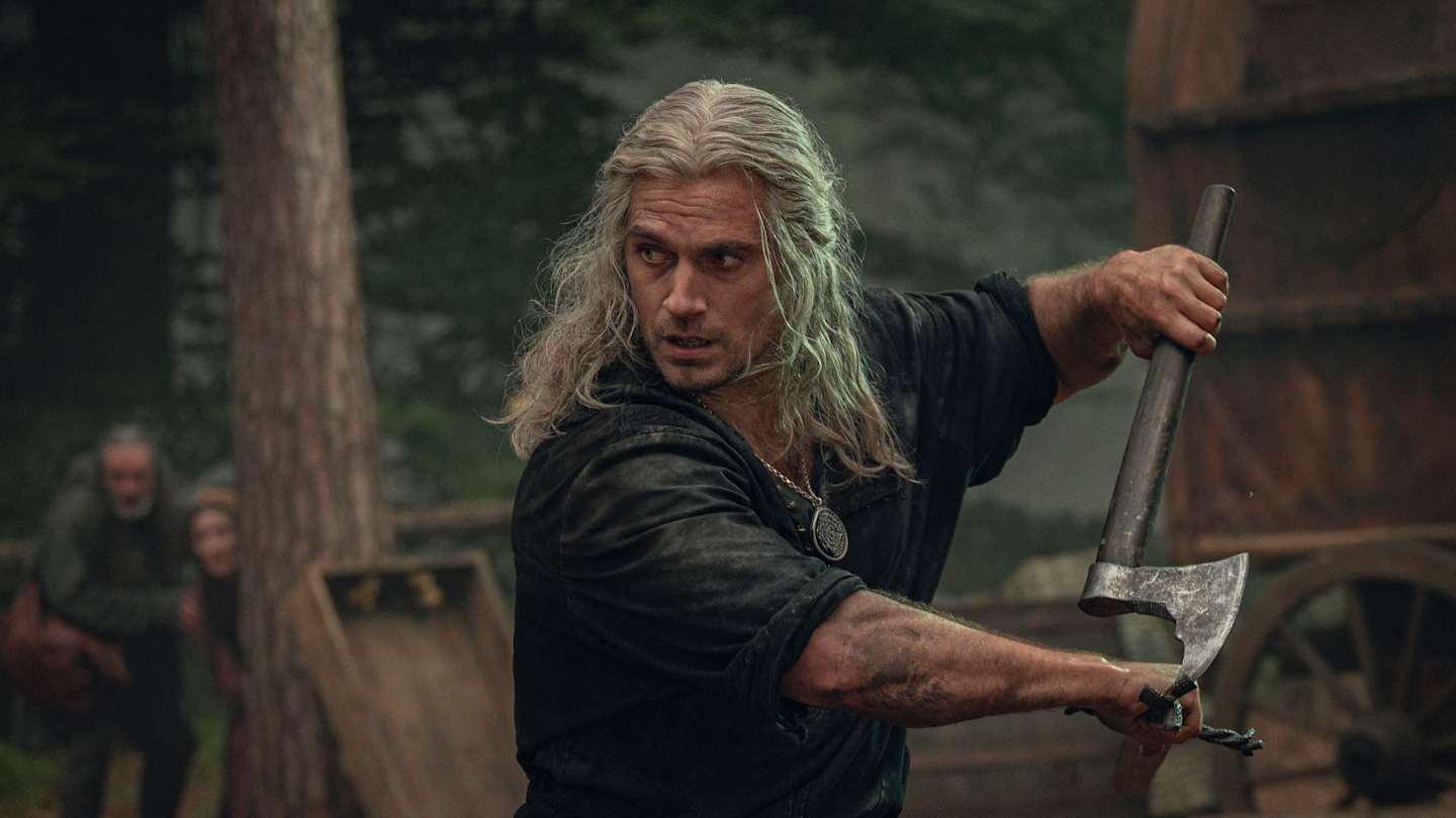 Henry Cavill on Witcher season 3 set